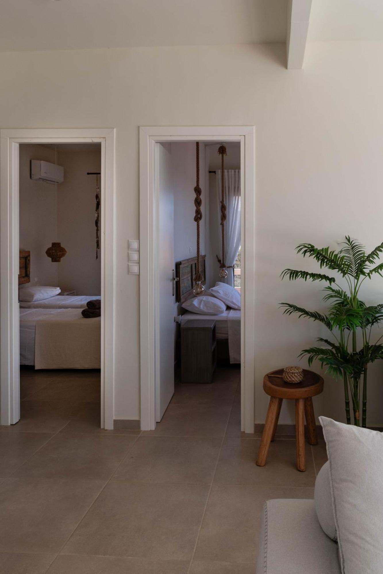 Deja Blue Villa 1 Agios Georgios  外观 照片